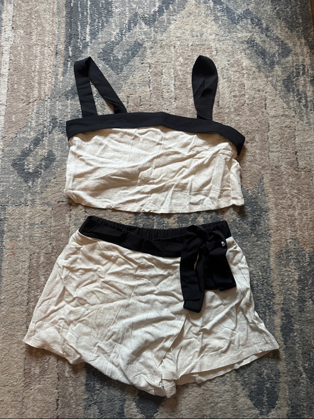 Two-Piece Set in Cream and Black